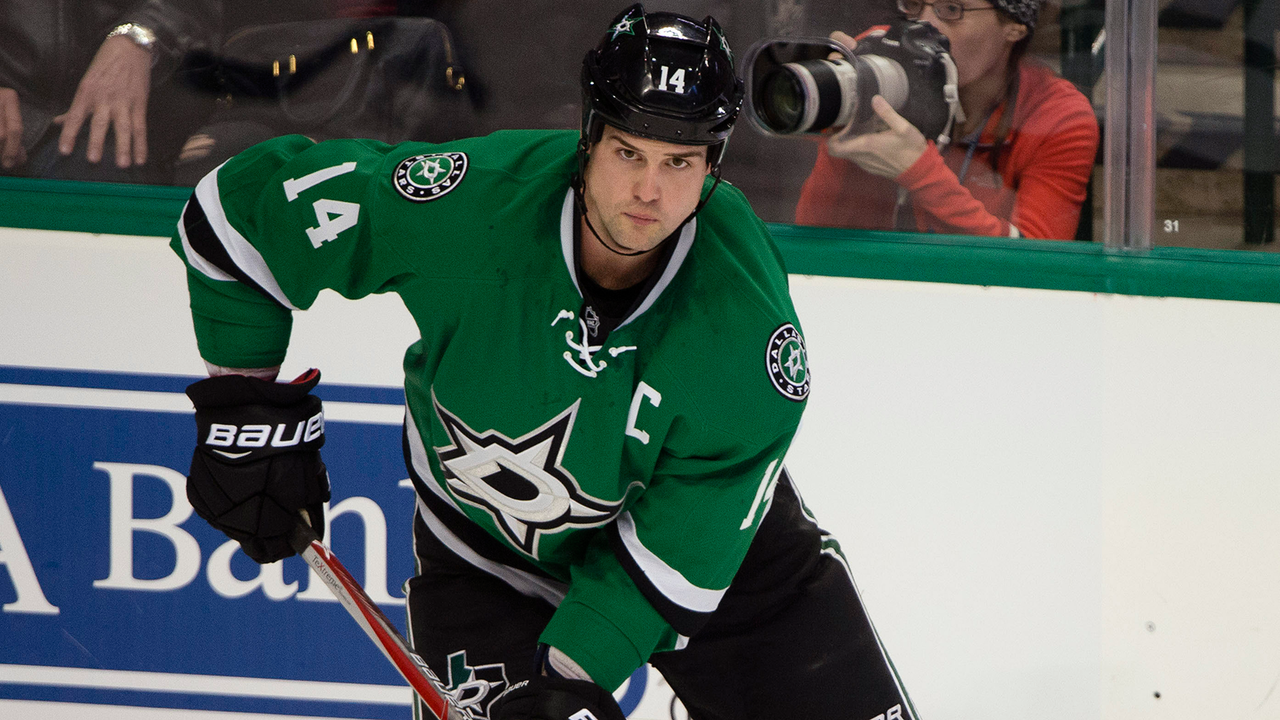Jamie Benn scores 200th goal, Stars beat Predators